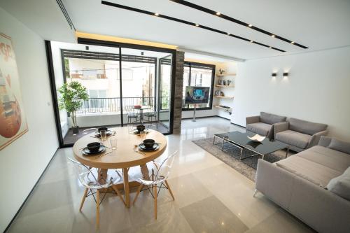 Beach Apartments TLV - image 2