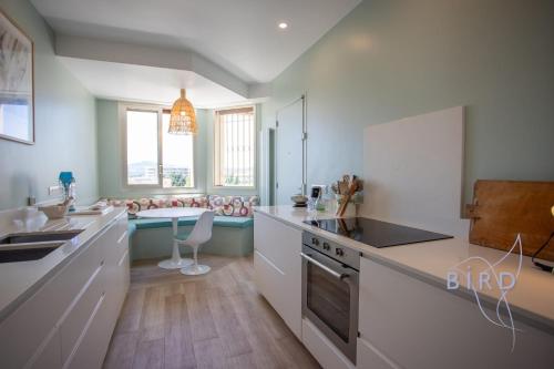 Smart flat in Antibes sea view AC parking and pool in La Pagane