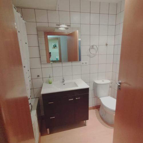 Vannas istaba, Apartaments Isarn, Esperança (Apartaments Isarn, Esperanca) in Sant Llorenc De Morunys
