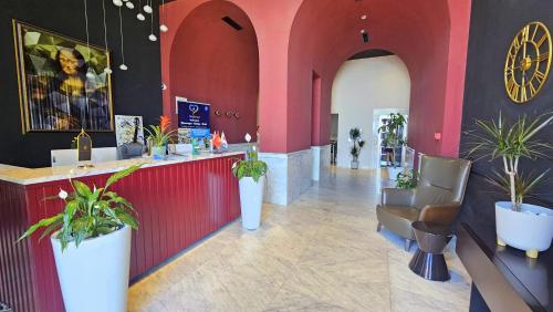 ردهة, Royalis Suites in Rafailovici