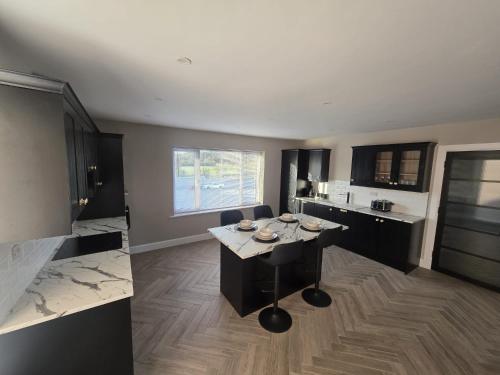 ห้องครัว, Collooney - House - Sleeps 6 - Parking in คอลลูนีย์