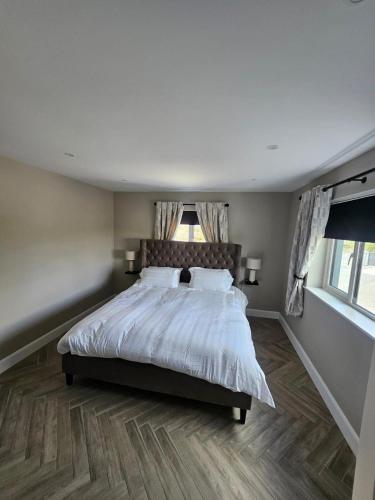 Collooney - House - Sleeps 6 - Parking in คอลลูนีย์