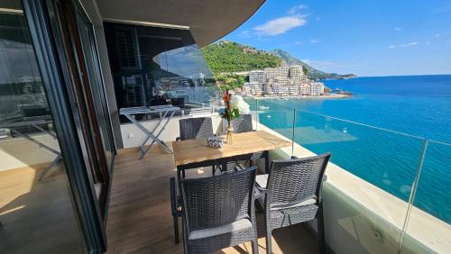 منظر, Royalis Suites in Rafailovici