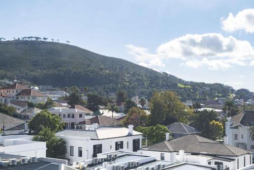Modern City Studio in the Heart of Kloof Street - Tap to explore photos