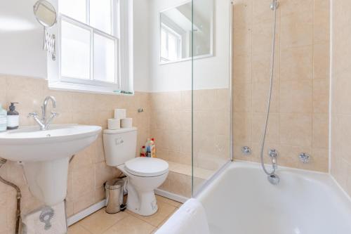 Modern 2BD Flat 5 Mins from Regent's Park - main image