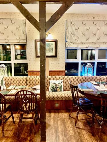 Restaurang, Room with Newly Renovated Private Bathroom above Village Pub Stag Inn Crosby Maryport in Ellen