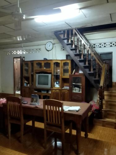 Sakhone guesthouse in Ban Xieng Lom