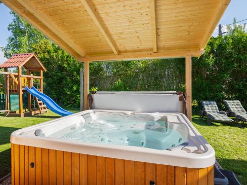 Holiday Home Hullám by Interhome (Holiday Home Hullam by Interhome) in บาลาตองมาเรียฟูร์โด