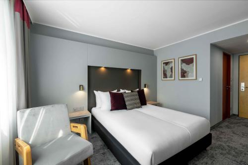 Deluxe Double room image 7