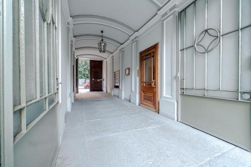 Piazza Vittorio Veneto Elegant Flat - image 4