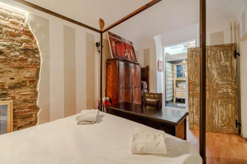 Piazza Vittorio Veneto Elegant Flat - image 8