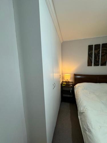 Beautiful 2BD Lower Level Flat with Patio Angel - image 11