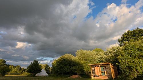 Barefoot Retreats in Hever
