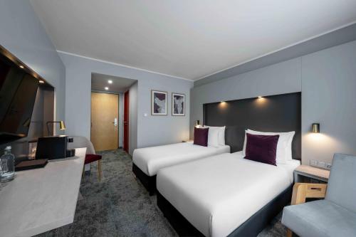 Deluxe Twin room image 5