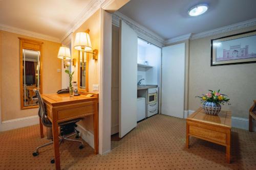 Grange Buckingham Hotel - image 5