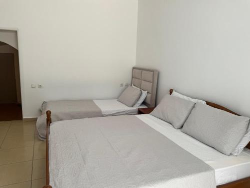 Deluxe Triple Room with Sea View image 3