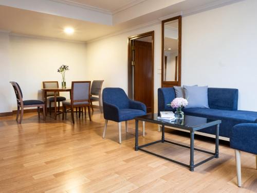 One-Bedroom King Suite image 10