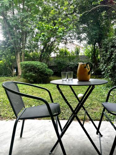 Facilities, Le petit Apollon - T2 Climatise in Barriere de Paris