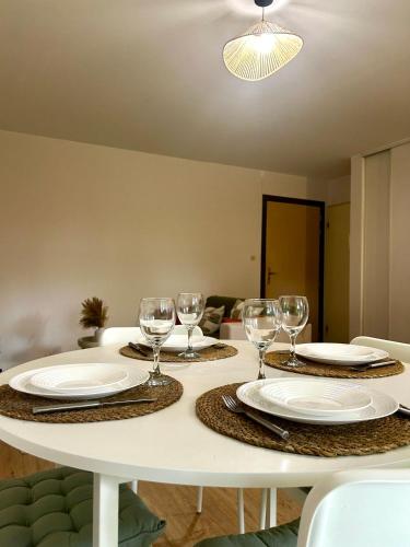 Facilities, Le petit Apollon - T2 Climatise in Barriere de Paris