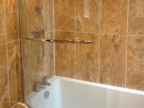 Baño, The Residence on Granville in Sevenoaks