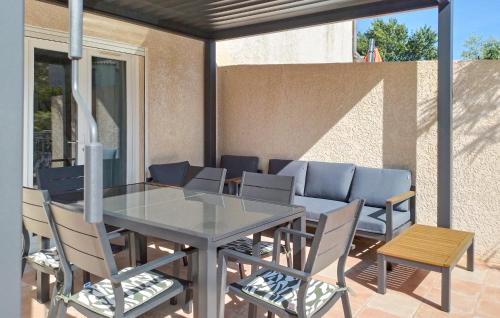 外觀, Stunning Home In Beauvoisin With Wifi in 博瓦桑