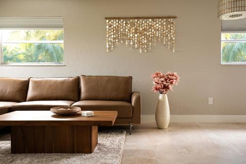 The Morning Star Spa & Private Mini Beach Close to everything in 東那不勒斯