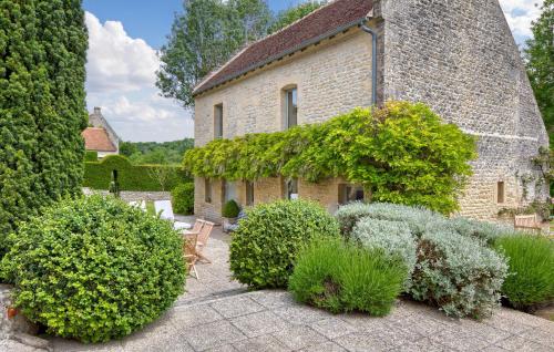 Stunning Home In Fontaine-Henry gîte à louer Fontaine-Henry