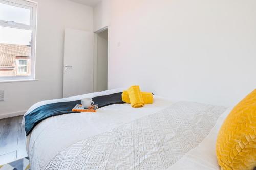 NEW Large Contractors House 4 Bedrooms 8 Guests, Liverpool (photo 8)