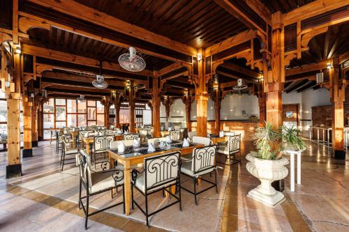 餐廳, 日出皇家馬卡迪度假村 (Sunrise Royal Makadi Resort) in 薩拉哈西斯