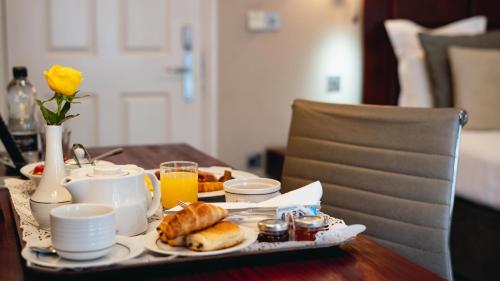 Grange Beauchamp Hotel - image 5