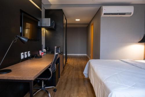 Deluxe Double Room image 3