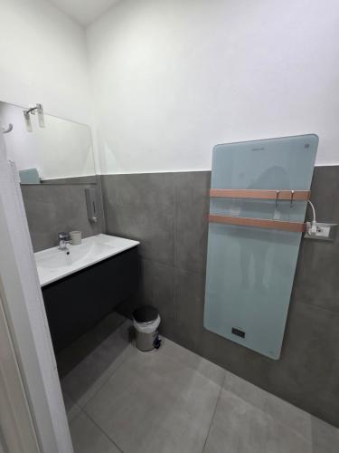 Double Room with Private Bathroom image 9