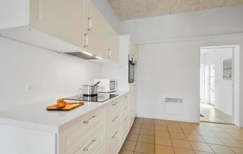 Kitchen, Lovely Apartment In Nexø With Wifi in Snogebaek