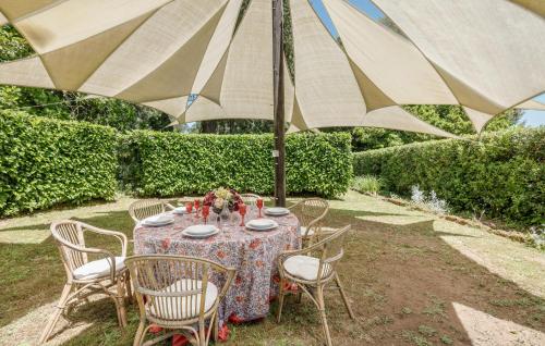  Gorgeous Home In Sutri With Private Swimming Pool, Can Be Inside Or Outside in Sutri