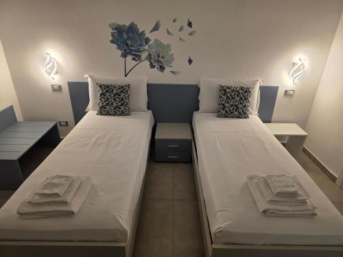 Double or Twin Room image 4