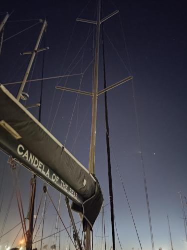 Magnificent sailboat with free parking for cars, Valence (photo 6)