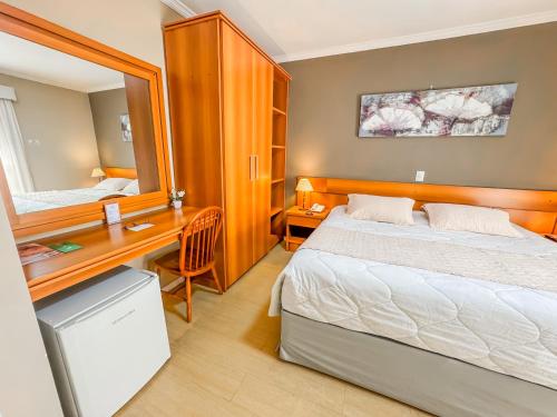 Superior Triple Room image 10