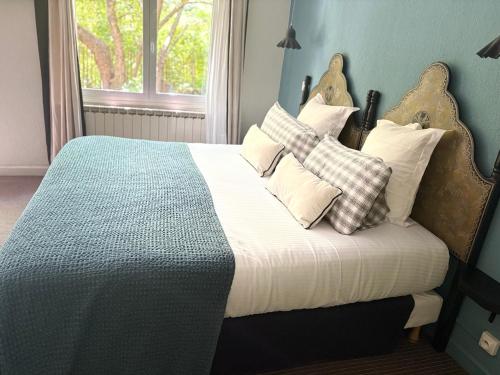 2 twin beds
