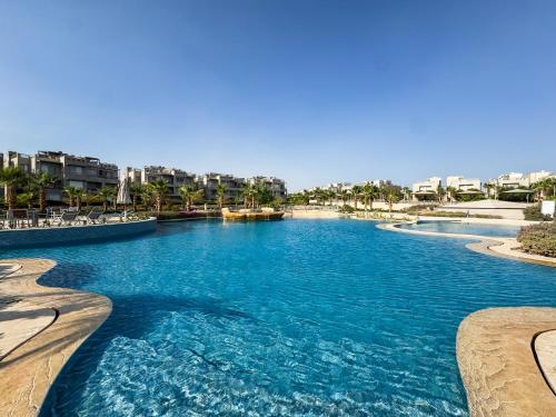 Chalets with Pool & Beach Access Ein Bay, Ain Soukhna