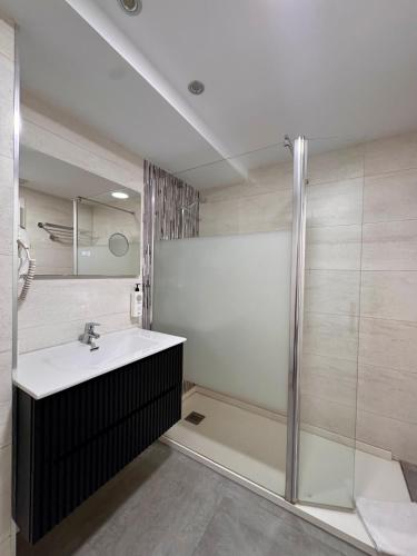 One-Bedroom Apartment (Blue Suite) image 10