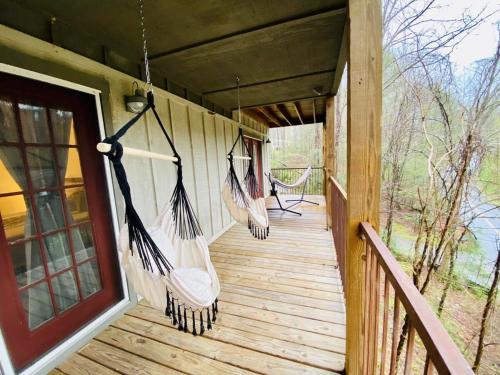 Sasquatch Lodges Family FGH Sleeps 36