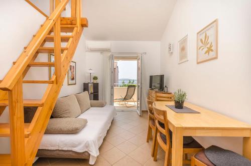 One-Bedroom Apartment image 10