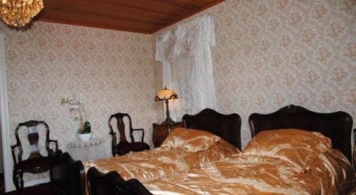 2 twin beds