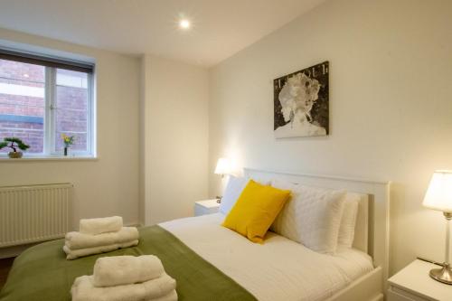 Modern 2 bedroom apartment Central London - image 9