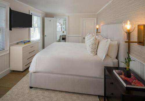 1 queen bed