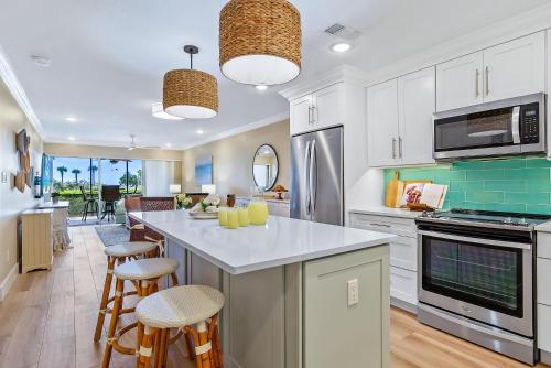 Crescent Royale 105, Siesta Key