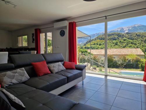 Les Villas Dorées - Villa Soleil face au Mont Ventoux (Les Villas Dorees - Villa Soleil face au Mont Ventoux) in Plaisians