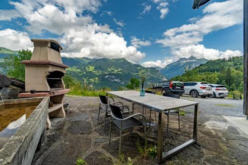 Cozy Studio With Terrace Bbq Mountain View in Schattenhalb