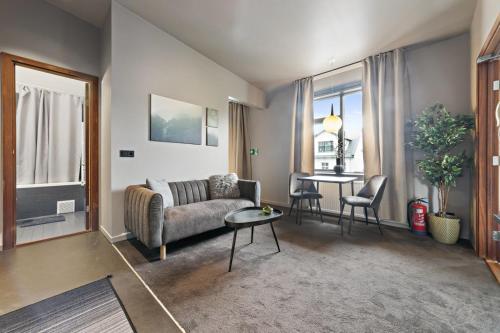 Deluxe Apartment with Balcony image 4