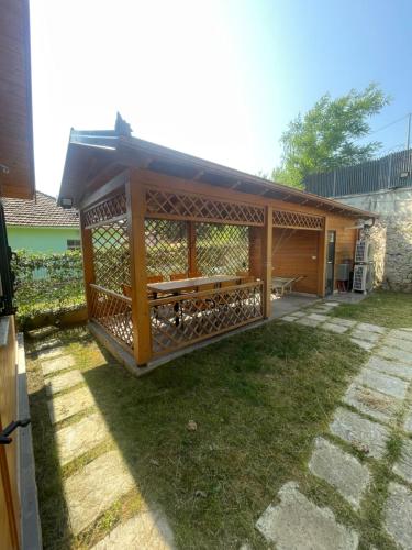 Vila Nikolla in Fushë-Krujë